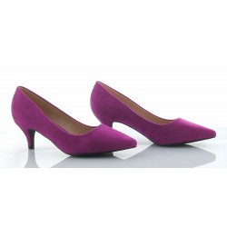 Czółenka zamszowe na niskiej szpilce 5,5 cm. szpic fuksja