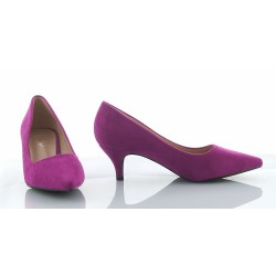 Czółenka zamszowe na niskiej szpilce 5,5 cm. szpic fuksja