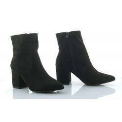 Botki zamszowe na słupku 7 cm. szpic czarne