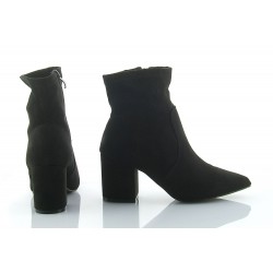 Botki zamszowe na słupku 7 cm. szpic czarne