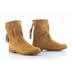 Botki zamszowe na płaskim obcasie wsuwane camel