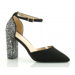 Czółenka zamszowe na słupku...