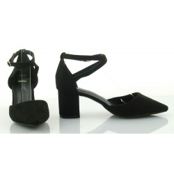 Czółenka zamszowe na słupku 6 cm. pasek czarne