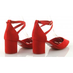 Czółenka zamszowe na słupku 6 cm. pasek czerwone