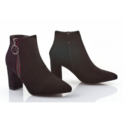 Botki zamszowe na słupku 8 cm. szpic  czarne