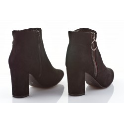 Botki zamszowe na słupku 8 cm. szpic  czarne