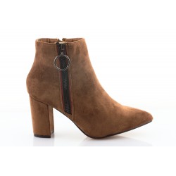 Botki zamszowe na słupku 8 cm. szpic  camel