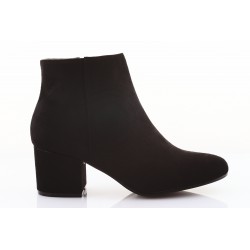 Botki zamszowe na słupku 6 cm. czarne