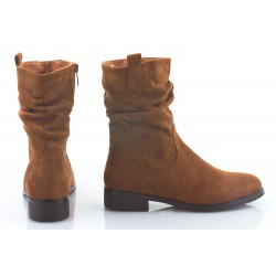 Botki zamszowe na niskim obcasie camel