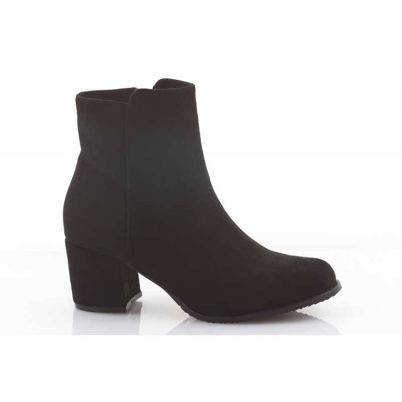Botki zamszowe na słupku 6 cm. czarne