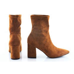 Botki zamszowe stretch na słupku 7,5 cm. szpic camel