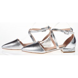 Czółenka na niskim obcasie pasek srebrne