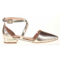 Czółenka na niskim obcasie pasek złote