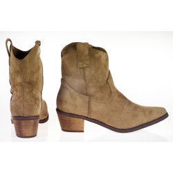 Botki kowbojki zamszowe na słupku 5 cm. beżowe