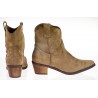 Botki kowbojki zamszowe na słupku 5 cm. beżowe