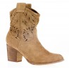 Botki kowbojki zamszowe ażurowe na słupku 7 cm. camelowe