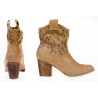 Botki kowbojki zamszowe ażurowe na słupku 7 cm. camelowe