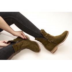 Botki zamszowe na obcasie i koturnie zielone