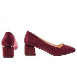 Czółenka zamszowe na niskim słupku 5 cm. bordowe