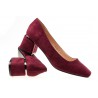 Czółenka zamszowe na niskim słupku 5 cm. bordowe