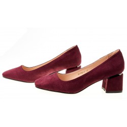 Czółenka zamszowe na niskim słupku 5 cm. bordowe