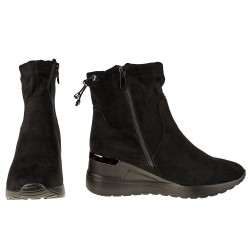 Botki zamszowe na koturnie 6 cm. czarne