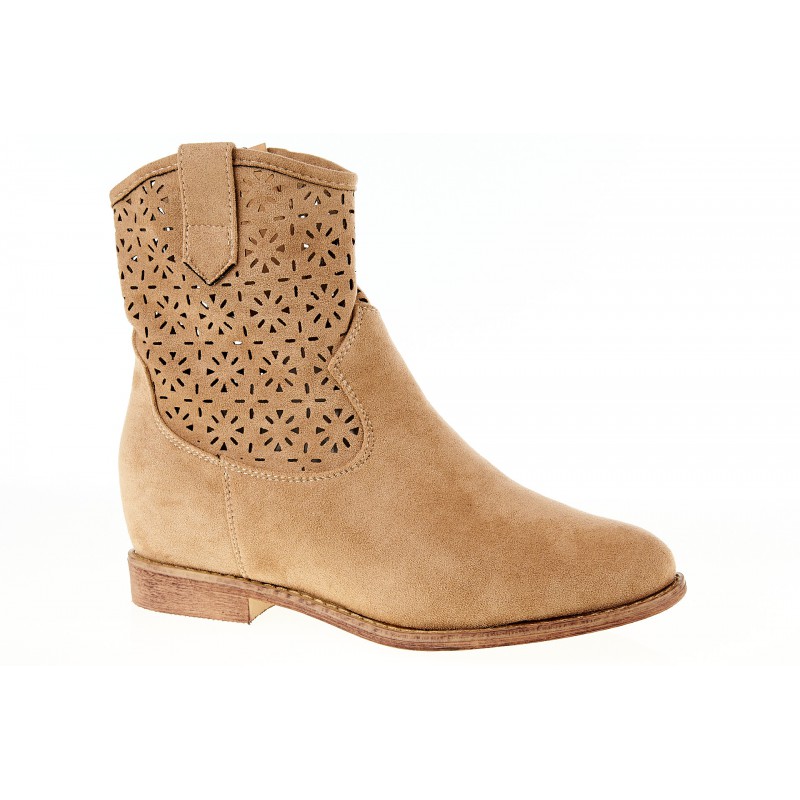 Botki zamszowe ażurowe na obcasie i koturnie khaki