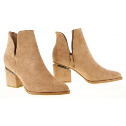 Botki zamszowe na słupku 7 cm. szpic khaki