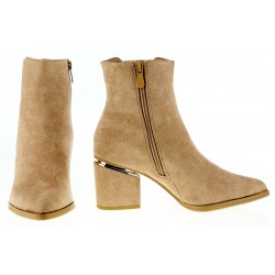 Botki zamszowe na słupku 7 cm. szpic beż khaki