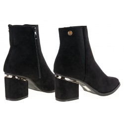 Botki zamszowe na słupku 7 cm. szpic czarne