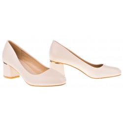 Czółenka na niskim słupku 5,5 cm. beżowe