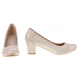 Czółenka ażurowe na słupku 5,5 cm. beżowe