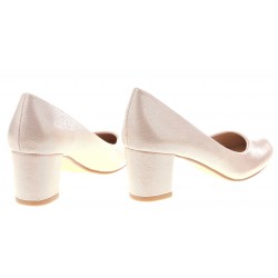 Czółenka na niskim słupku 6 cm. szampańskie