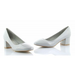 Czółenka na niskim słupku 5 cm. lakierowane szare