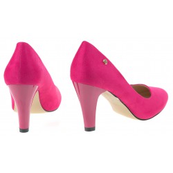 Czółenka zamszowe na słupku 8,5 cm. fuksja