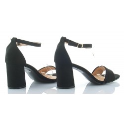 Sandały zamszowe na słupku 7 cm. pasek czarne