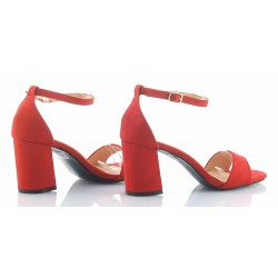 Sandały zamszowe na słupku 7 cm. pasek czerwone