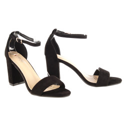 Sandały zamszowe na słupku 8,5 cm. zakryta pięta czarne
